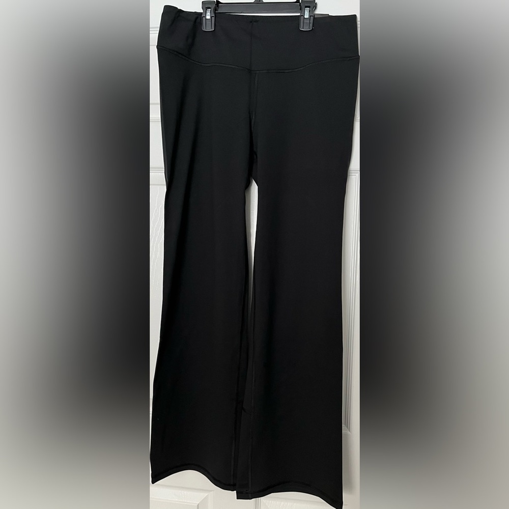 Victoria’s Secret: Victoria Sport workout leggings, XL, Black